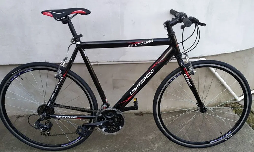 Športový cestný bicykel LIGHT SPEED 23,5" (60cm) ALU rám, 28" kolesá, 3x7 prevodov SHIMANO