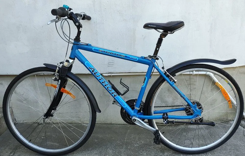 Zachovalý cestný trekingový bicykel AUTHOR STRATOS, 18” ALUMINIUM rám, 28