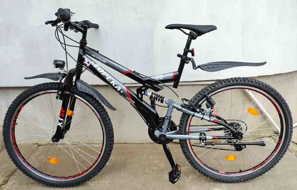 Celoodprúžený horský bicykel TOPEKA 19" rám, 26" kolesá, svetlá