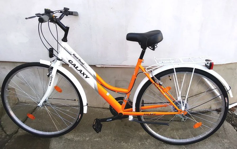 Dámsky cestný mestský bicykel GALAXY 19" rám 28" kolesá 6x3 prevodov LED svetlá