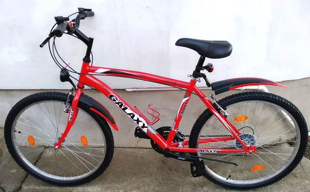 Cestný bicykel GALAXY 18" rám 26" kolesá 3x6 prevodov LED svetlá