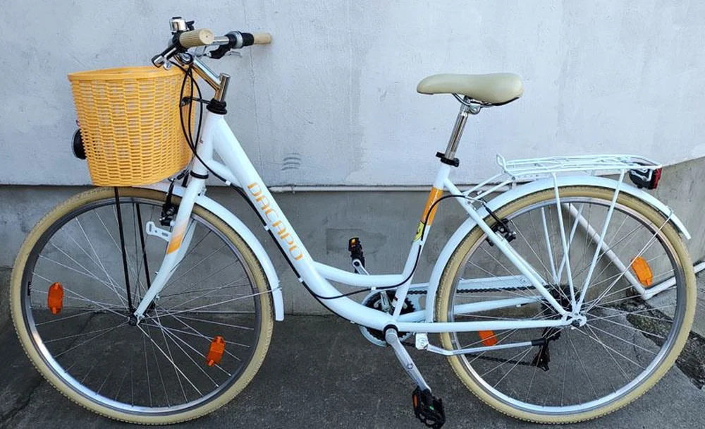 Dámsky mestský bicykel DaCapo s košíkom, 19" HI-TEN rám, 28" kolesá, 6 prevodo SHIMANO, svetlá